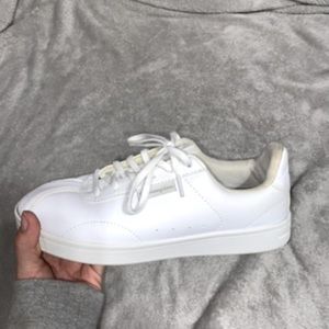 Champion sneakers *barely worn*